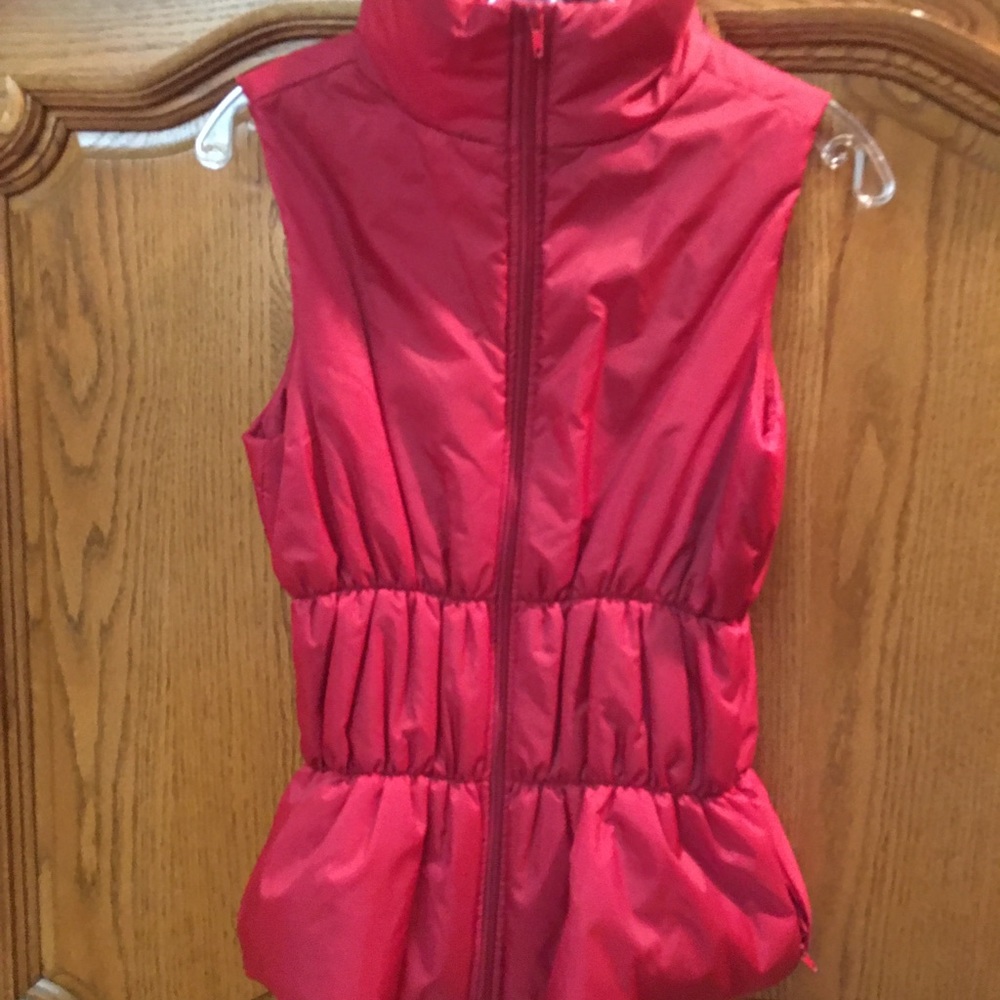 edline brand puffer vest purchased at Nordstrom’s. Size small. Fitted flattering
